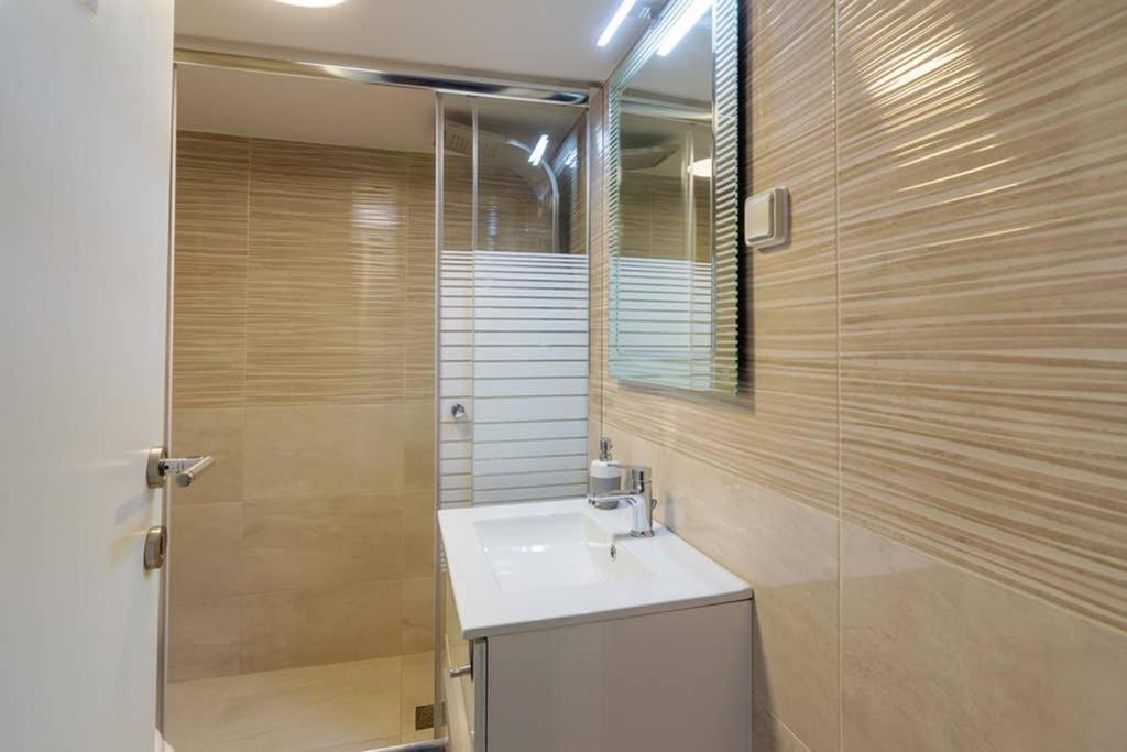 Brand New Decorated Flat For 4 Ppl In Pagrati Leilighet Athen Eksteriør bilde
