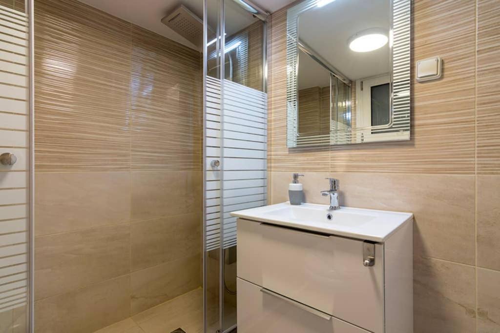 Brand New Decorated Flat For 4 Ppl In Pagrati Leilighet Athen Eksteriør bilde
